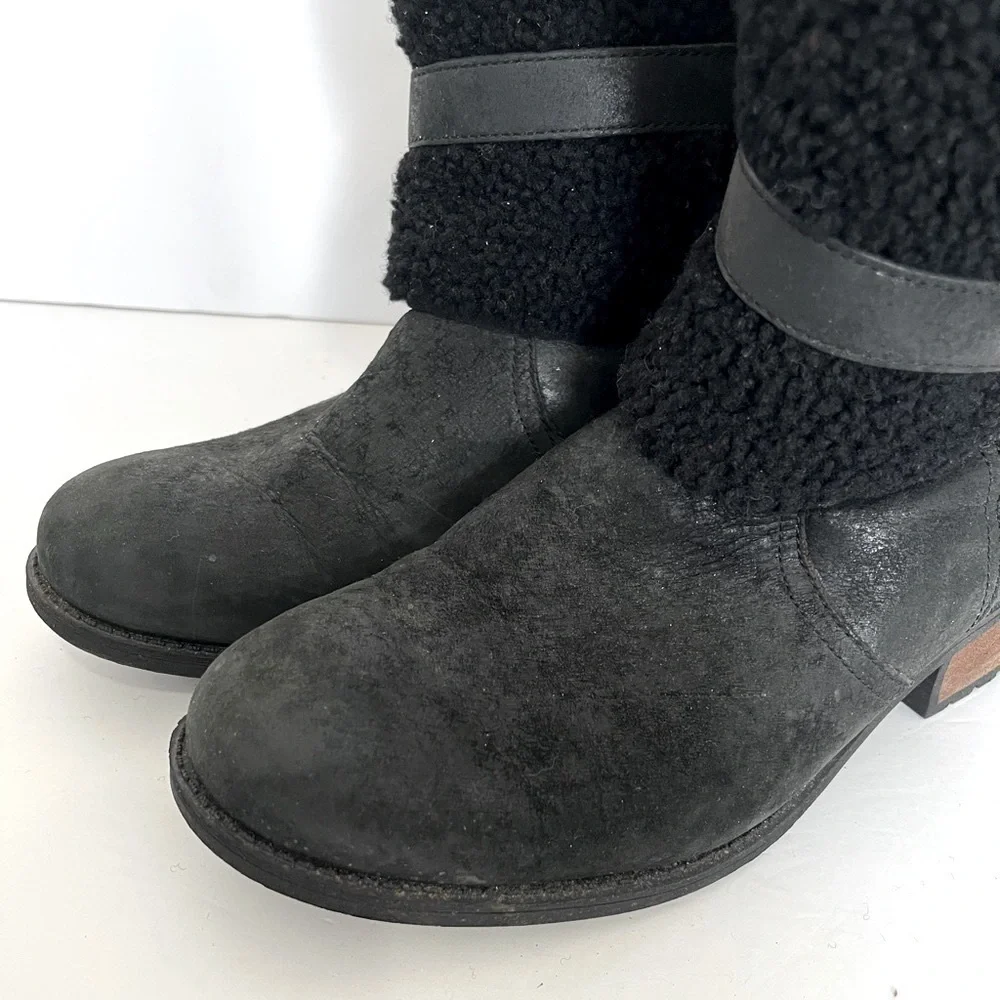 UGG Blayre II Boots Sherpa Fur Cuff Leather Size 9.5